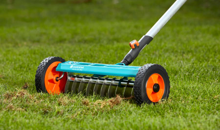 Gardena handmatige verticuteermachine (verticuteerroller) Gardena handmatige verticuteermachine (verticuteerroller)