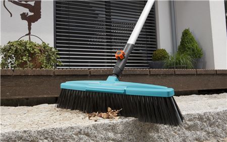 Beste bezem buiten: Gardena Combisystem straatbezem Beste bezem buiten: Gardena Combisystem straatbezem