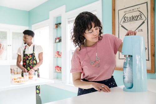 Bruiswater maken met de Sodastream