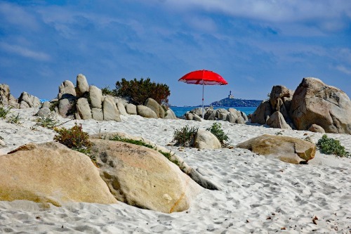 Beste parasolvoeten (van een zware parasolvoet op wielen en een vulbare parasovoet tot parasol tegels)