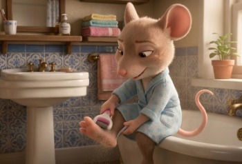 Beste eeltverwijderaars in de vorm van een goede voetvijl, elektrische eeltvijl, puimsteen of eeltpleister